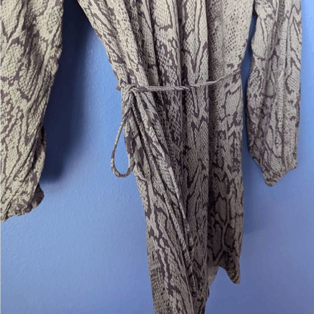 Women's Gb Long Sleeve Snake Print Dress Tie Waist Beige Brown Xs Round Neck Euc — image 4 of 8